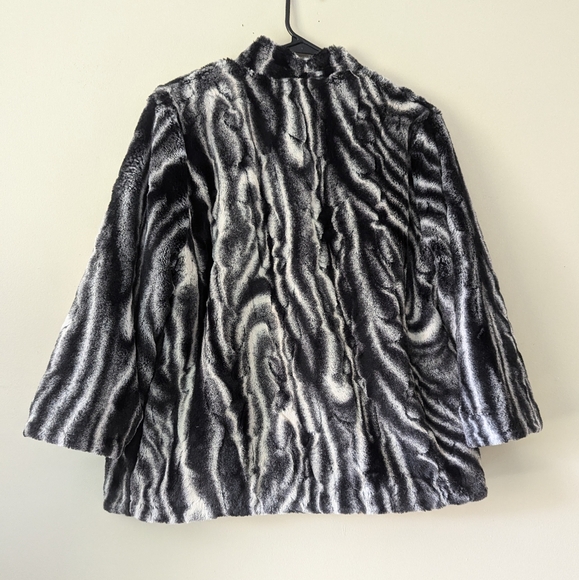 Alfred Dunner faux fur jacket women's size 8 - Picture 5 of 5